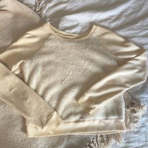 Fuzzy front cream/off white sweater
